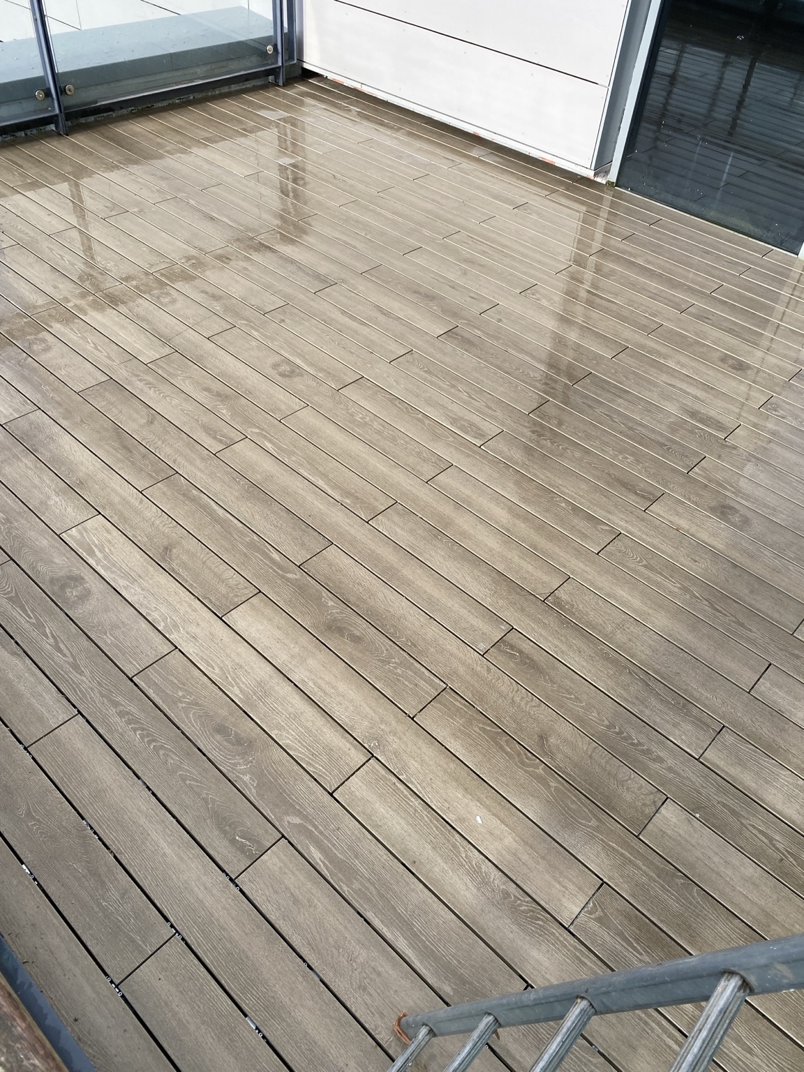 Porcelain decking terrace installation
